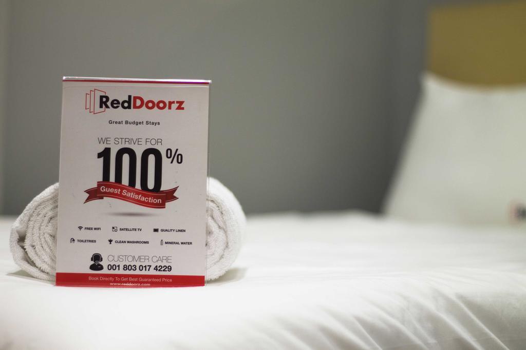 Reddoorz Plus Near Riau Street Bandung Exterior foto