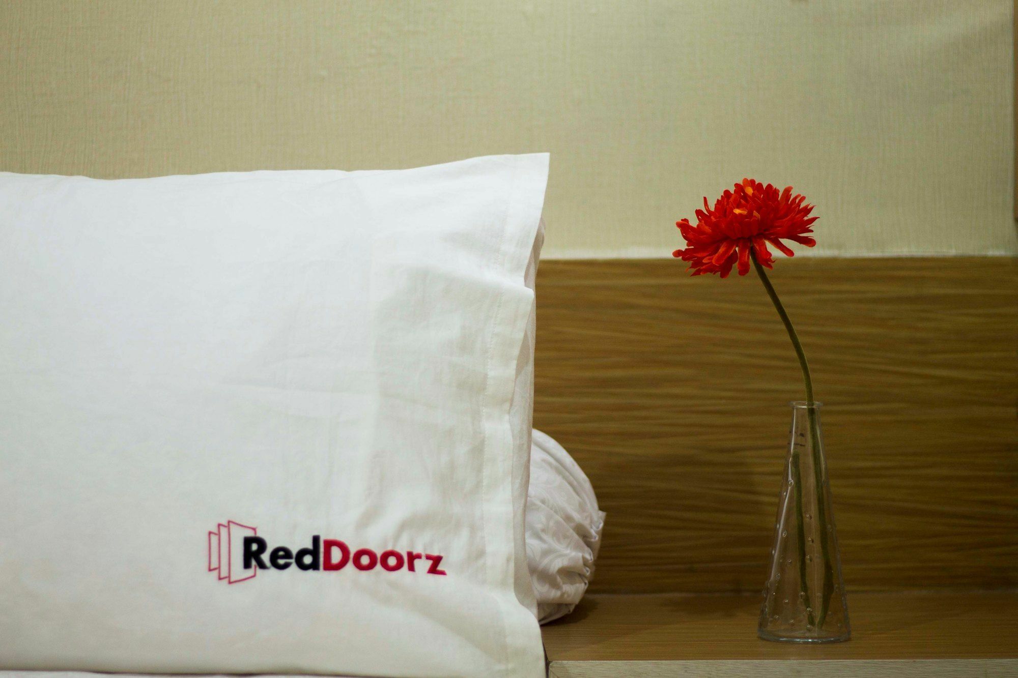 Reddoorz Plus Near Riau Street Bandung Exterior foto